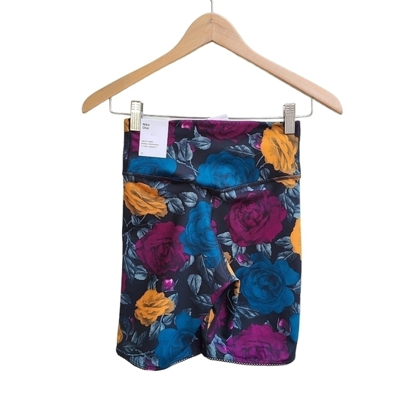 Nike One Icon Clash Dark Floral Tight Shorts, Size XS - Picture 5 of 13